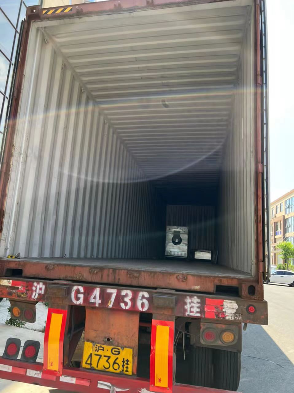 1*40ft container of laundry machines to the Spain